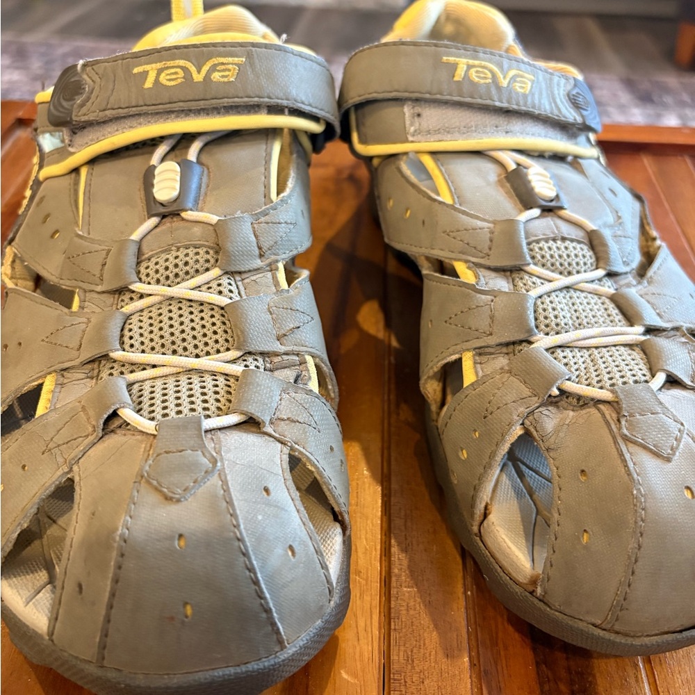 Teva Gray and Yellow Dozer Mermaid Women's Sandals Size 9